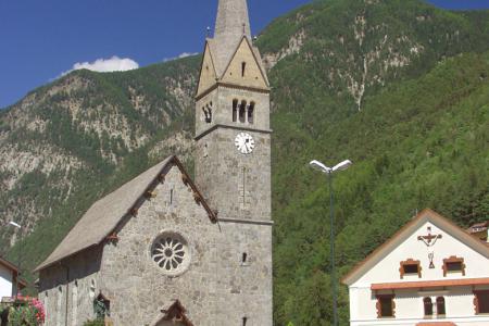 Chiesa principale della parrocchia a Fortezza è consacrata al Sacro Cuore di Gesù