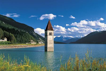 Reschensee mit Kirchturm