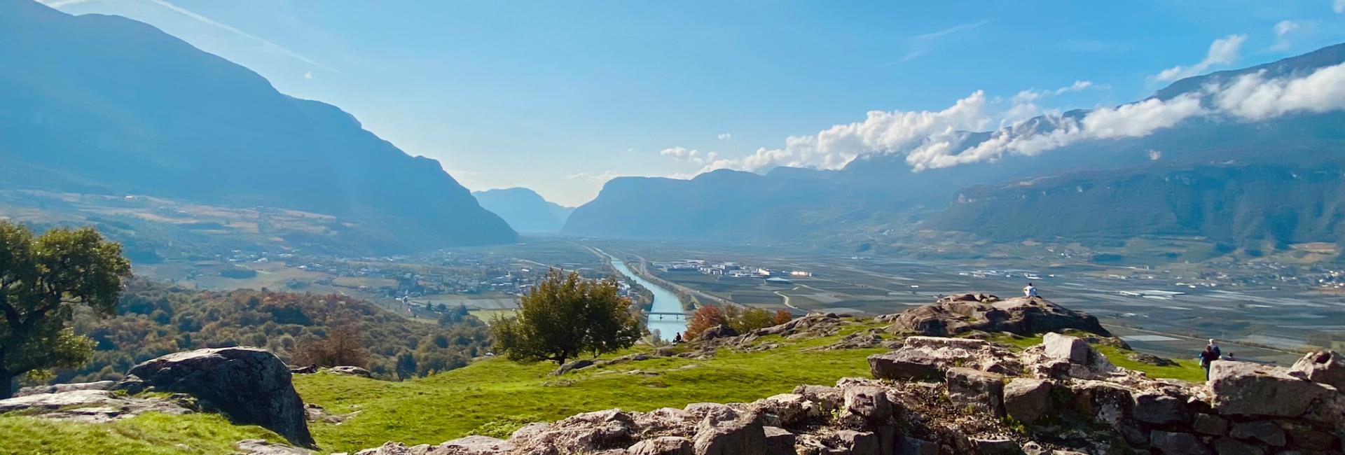 Castelfeder – Hochplateau mit archäologischen Fundstätten und Panoramablick